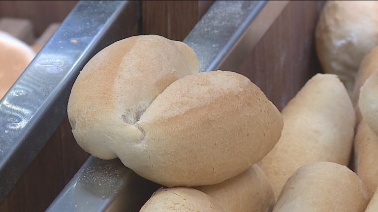 ¿Marraqueta o molde? Estudio revela cuánto gastan los chilenos en pan según sus ingresos