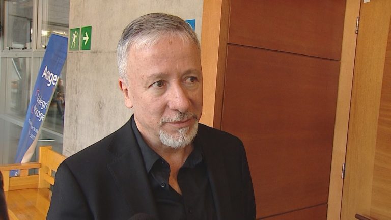 Médico asesinó a su hermano con parálisis cerebral y lo enterró en el desierto: Fue formalizado 11 años después