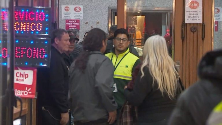 Dos ascensores cayeron abruptamente desde el séptimo piso con siete personas en su interior