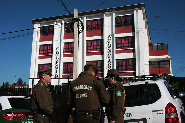 Ex alumno que amenazó con tiroteo en Quilpué se entregó a Carabineros acompañado por sus padres