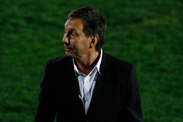 No va más: Unión Española oficializó la salida del técnico Fernando Díaz