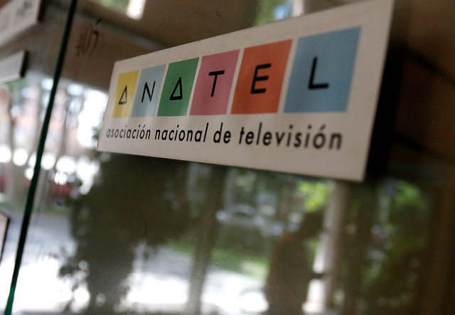 Anatel lanza campaña para celebrar los mayores hitos en la historia de la TV chilena
