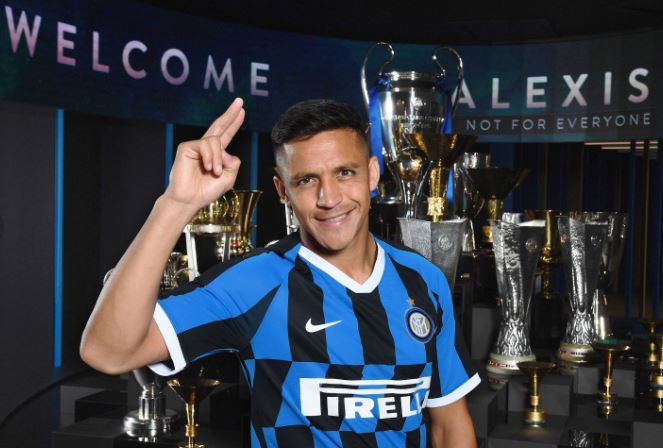 Se reencontrará con Claudio Bravo: Alexis obtuvo permiso del Inter para jugar amistoso de La Roja