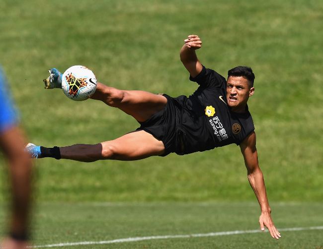 Técnico del Inter confirmó que Alexis viajará con el equipo para enfrentar al Cagliari