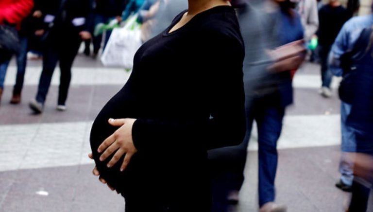 Mañalich anuncia fin de discriminación por cobertura maternal en Isapres