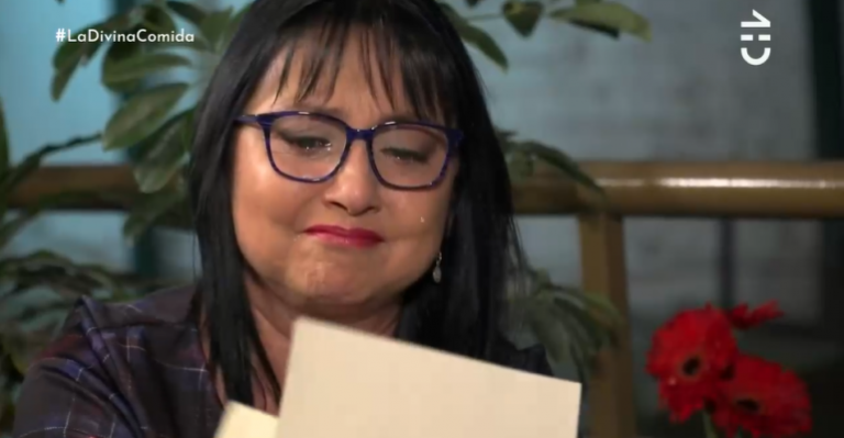 Carolina Marzán se emocionó al recibir y leer una carta de Fernando Ubiergo