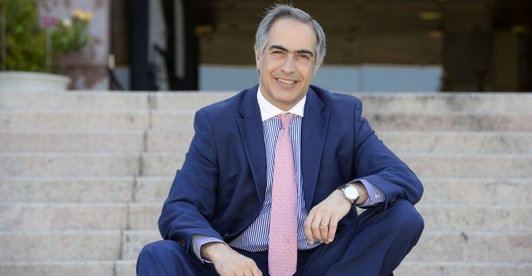 Francisco Chahuán sorprendió al cantar una clásica canción de Silvio Rodríguez