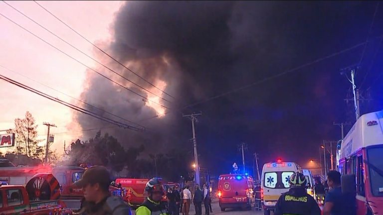 Reportan una persona intoxicada por el humo de incendio en San Bernardo