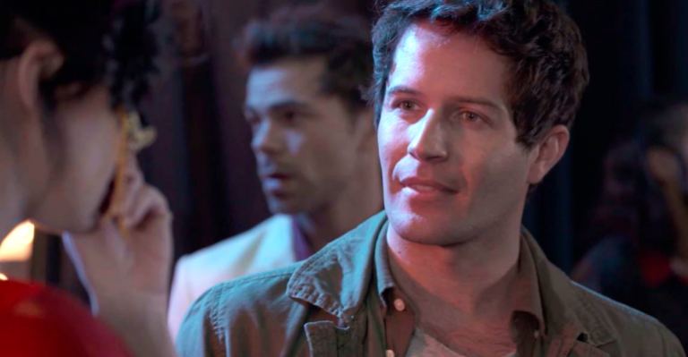 Renzo estuvo a punto de descubrir a Luchita en el show de la banda