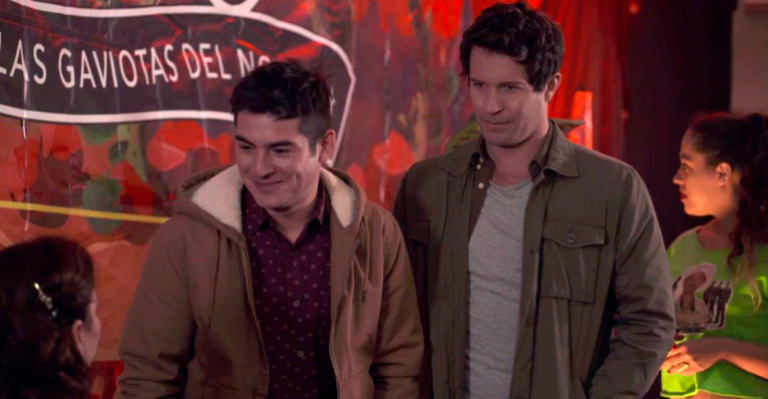 ¡OH MI DIOR! Renzo llegó al show de Vicho y las Gaviotas del Norte