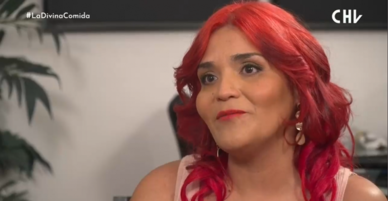 Katherine Orellana se emocionó con un inesperado regalo en La Divina Comida