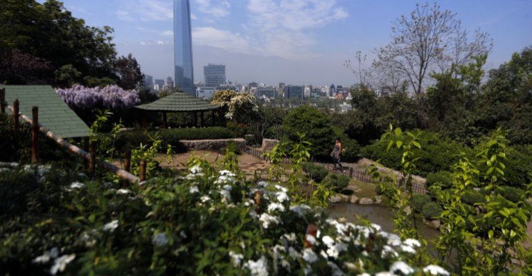 ¿Se adelantó la primavera? Estas son las altas temperaturas que se esperan hoy en Santiago