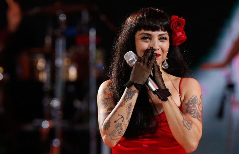 Confirman a Mon Laferte para Festival de Viña 2020