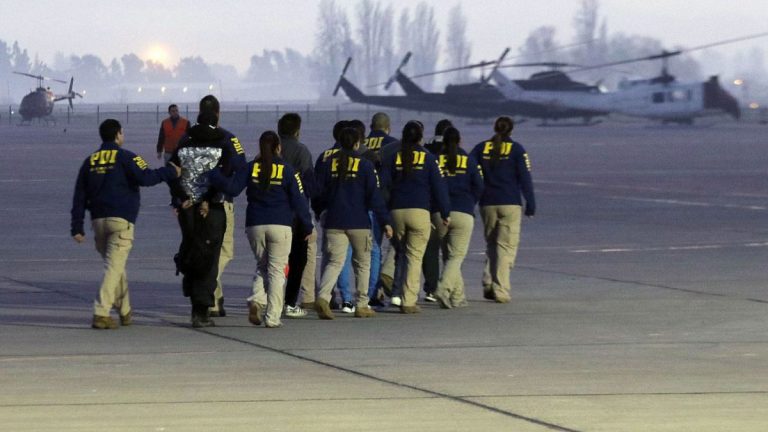 Expulsan de Chile a 37 colombianos por delitos y 29 venezolanos por situación irregular