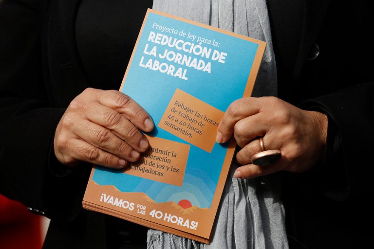 Votación de de 40 horas será después de Fiestas Patrias: Aseguran que hay 56 proyectos en lista de espera