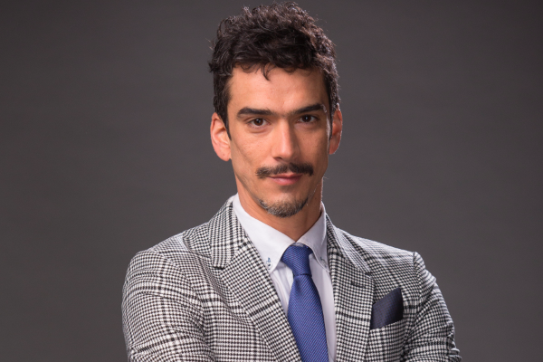 Iñigo Urrutia causó impacto publicando foto al desnudo en su Instagram