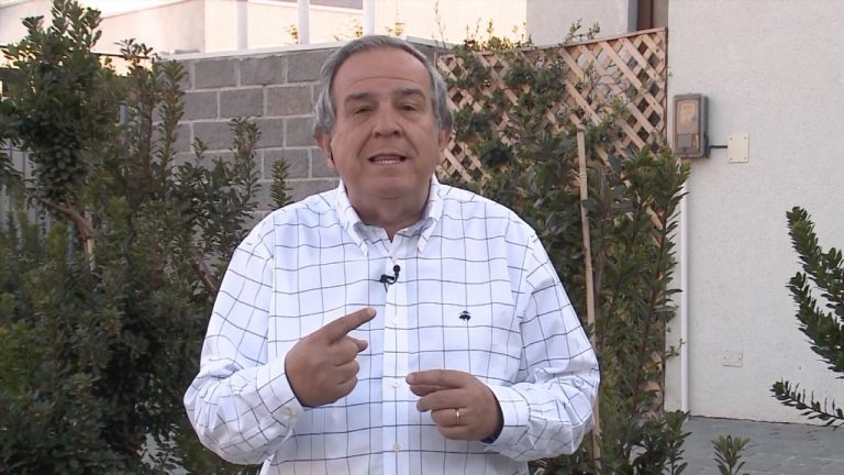 Presidente de las AFP y profesora que pide retiro de fondos: 