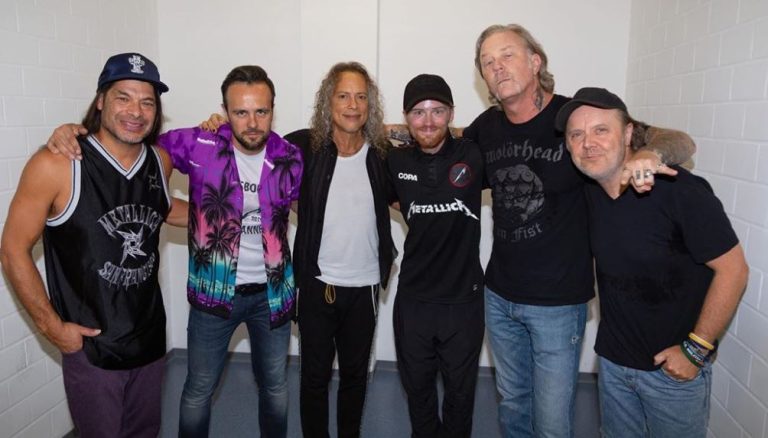 Suspenden gira mundial: Vocalista de Metallica ingresó a un centro de rehabilitación