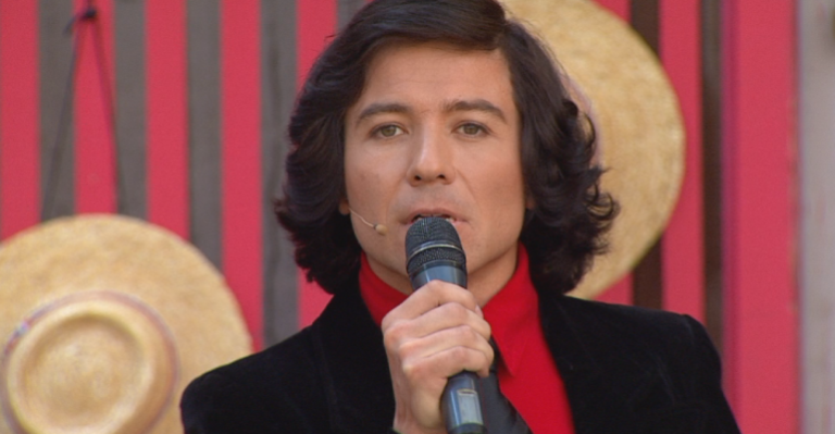 El doble de Camilo Sesto recordó y cantó sus mejores éxitos en Contigo en la Mañana