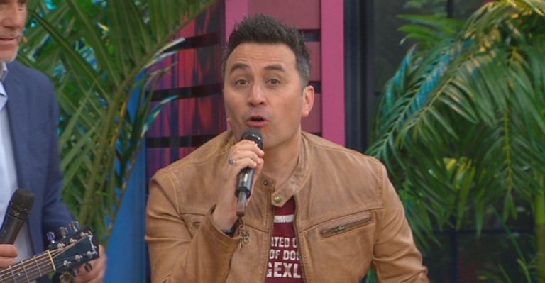 Álvaro Véliz cantó los clásicos temas de Pokemón y Dragon Ball