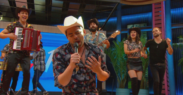 Vicho y las Gaviotas del Norte desordenaron y coquetearon con el equipo de Viva La Pipol