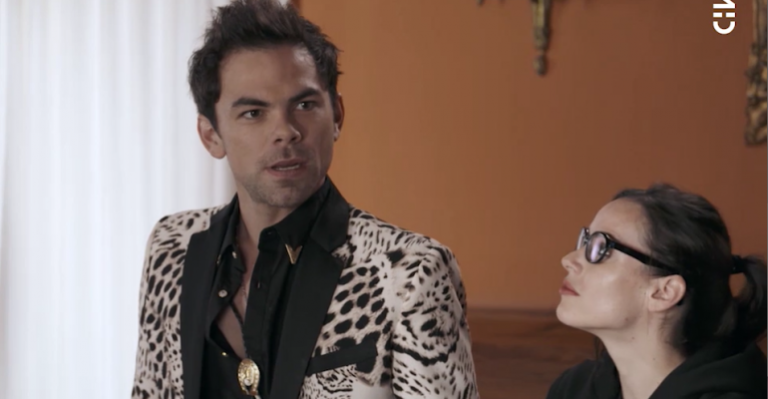 Vicho le dedicó emotivas palabras a la banda antes de presentarse en un show