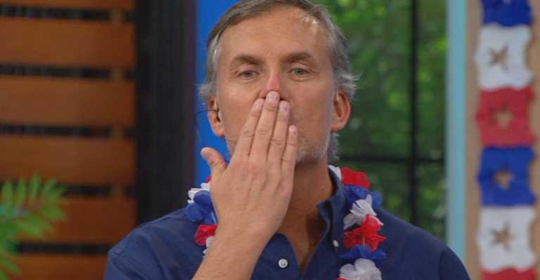 Felipe Vidal se emocionó y sorprendió con el saludo de cumpleaños de su mamá