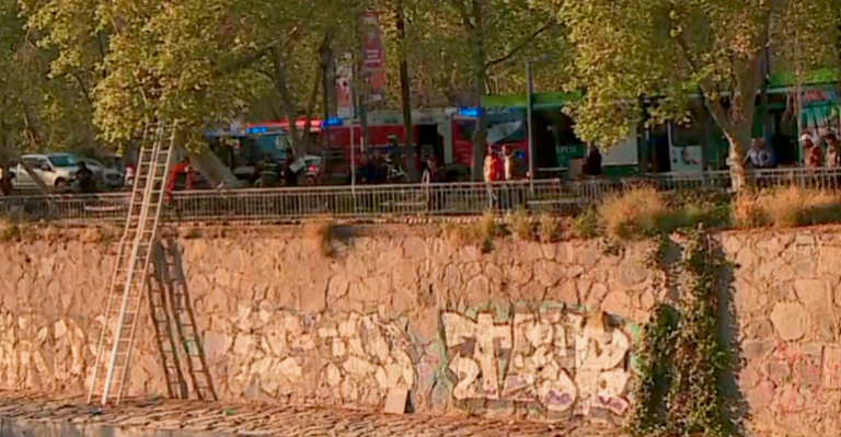 Intenso operativo: Encuentran cuerpo de hombre en Río Mapocho