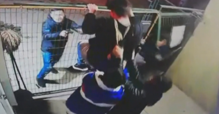 Vecinos tomaron justicia por sus manos: ahuyentaron y golpearon a asaltantes