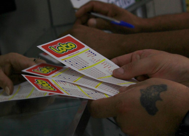 Cambió uno de sus números favoritos porque le recordaba a su ex y ganó más de $3 mil millones en el Loto