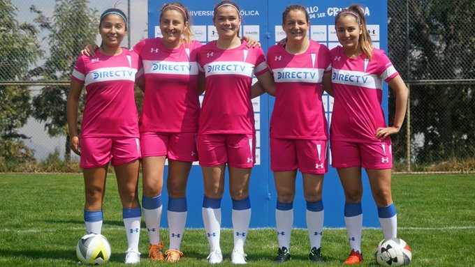 Equipo femenino de la UC presenta nueva camiseta y entrega 5 