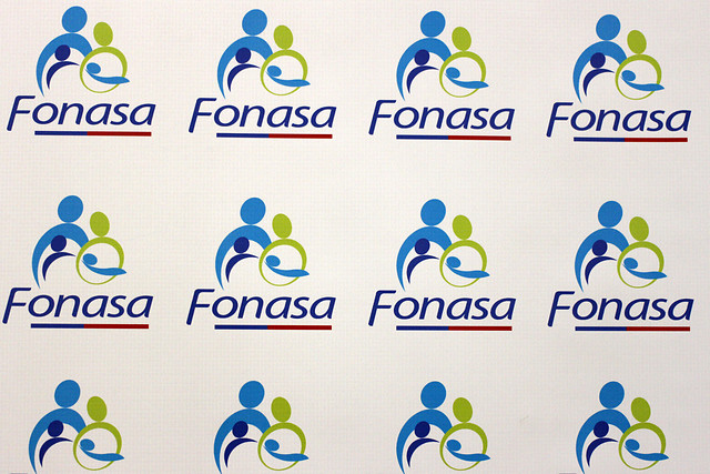 Nueva web de Fonasa permite que usuarios puedan realizar trámites en línea