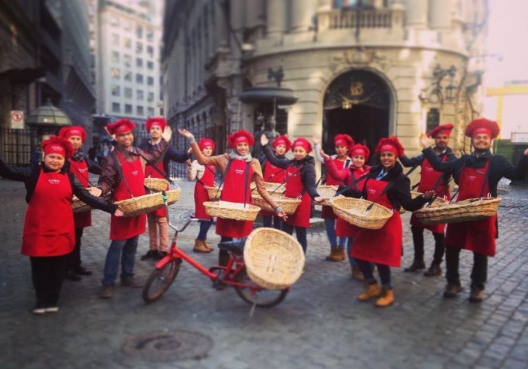 El drama del emprendimiento que vendía panes en el centro: Se hizo famoso y ahora debe más de $100 millones en partes