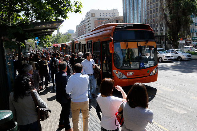 Los recorridos de Transantiago que se refuerzan por el cierre de la Línea 1 y Línea 2 de Metro