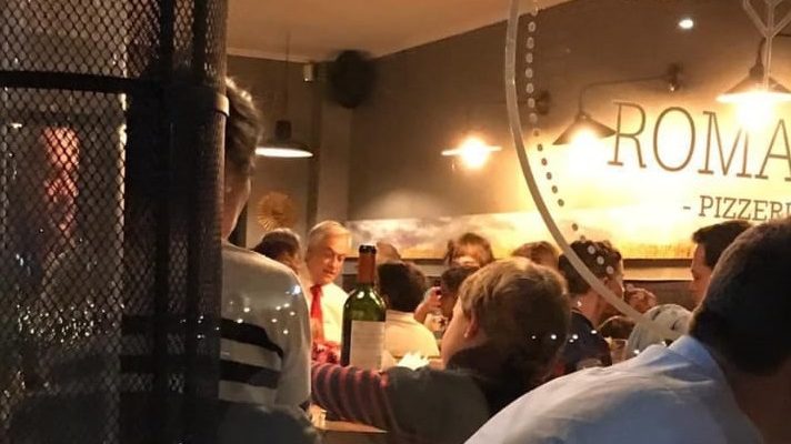 Presidente Piñera es sorprendido en restaurant de Vitacura en medio de protestas, pero ya regresó a La Moneda