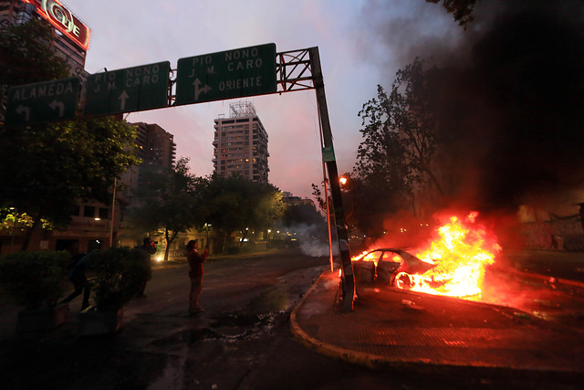 Estado de Emergencia: La primera jornada de toque de queda termina con disturbios y saqueos