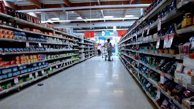 La lista de supermercados que están abiertos en Santiago este lunes