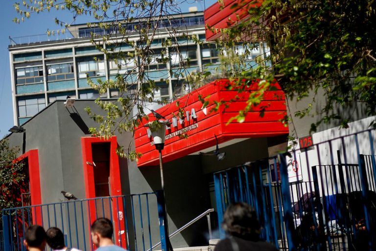 INDH denuncia que ex Posta Central cerró sus puertas y les impedía ingreso para visitar heridos