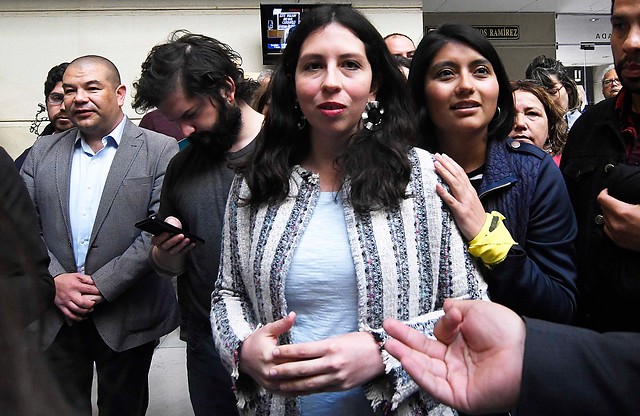 Representantes del FA explican por qué se restaron de diálogo con Piñera en La Moneda