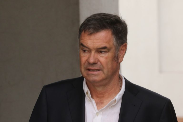 Senador Ossandón dice que hacker le avisó que quemarían el Metro y que la coordinación fue por videojuegos