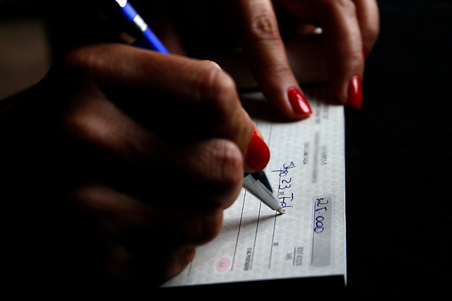 La banca sigue con problemas y surgen inconvenientes para cobrar cheques