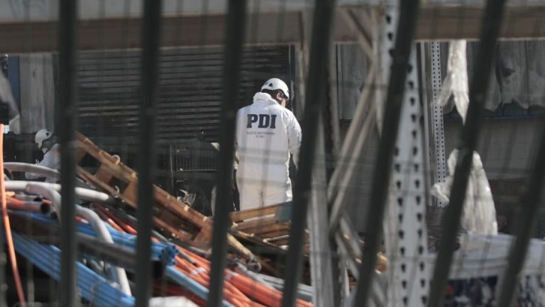 Confirman identidad de segundo fallecido en incendio de Construmart en La Pintana