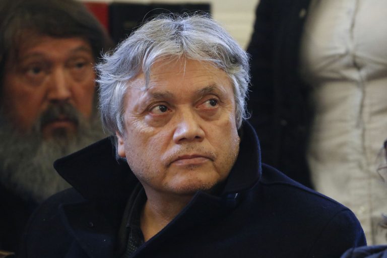 Alejandro Navarro cayó en una fake news: Publicó imagen de Piñera, pero tuvo que borrarla de inmediato