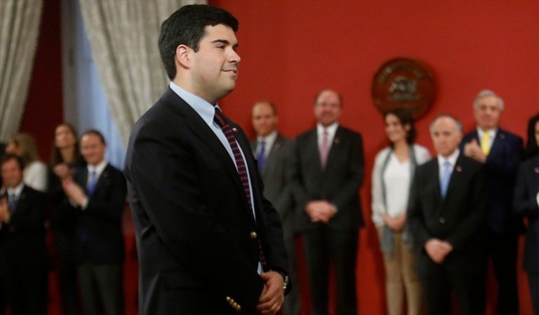 Los polémicos tuits de Julio Isamit contra Cruz-Coke y el matrimonio igualitario