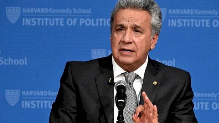 Presidente de Ecuador traslada de ciudad la sede de Gobierno en medio de protestas en Quito