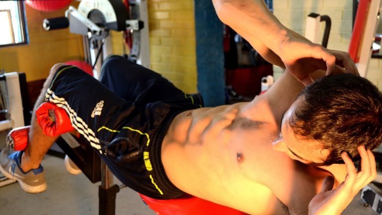Llegó la hora de ponerse en forma: 4 tipos de abdominales para tener un “verano sin polera”