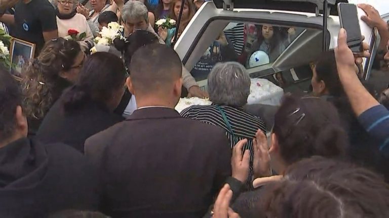 Cientos de personas despidieron al pequeño Baltazar en su funeral