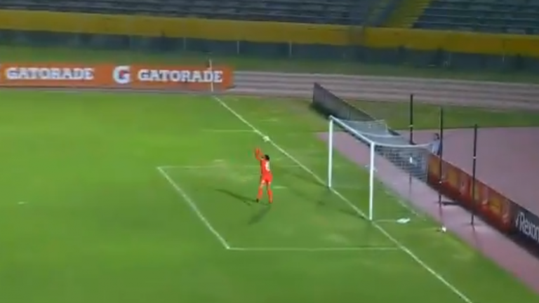 Las Albas rescataron solo un punto en la Libertadores en partido que terminó con tres expulsadas