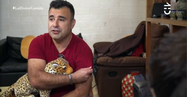 ¡Lo mordió! La arriesgada y complicada experiencia de Kurt Carrera con un Guepardo