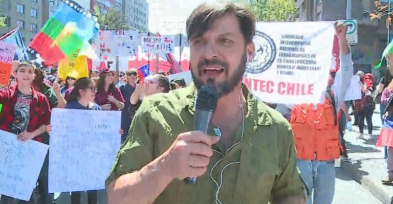 Rafael Cavada escuchó las demandas de las parvularias en protesta de Plaza Italia